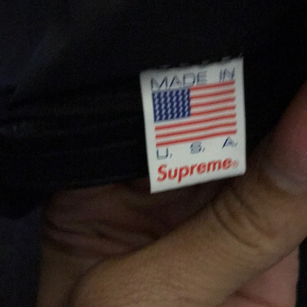 Supreme hat - Picture 3 of 3